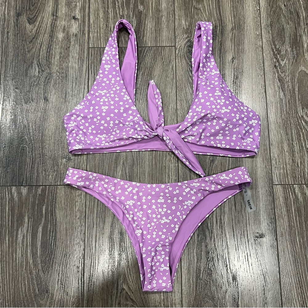 🌸 3/$30 NWOT! SHEIN Lavender and White Floral Bikini